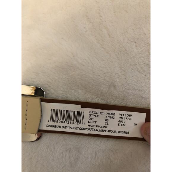 A New Day Womens Belt Small Pale Yellow Leather Chunky Center Bar Buckle NEW - Picture 3 of 9